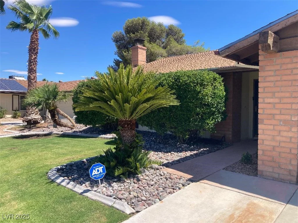 5821 Santa Catalina, Las Vegas, NV 89108