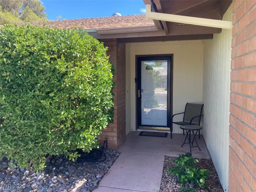 5821 Santa Catalina, Las Vegas, NV 89108