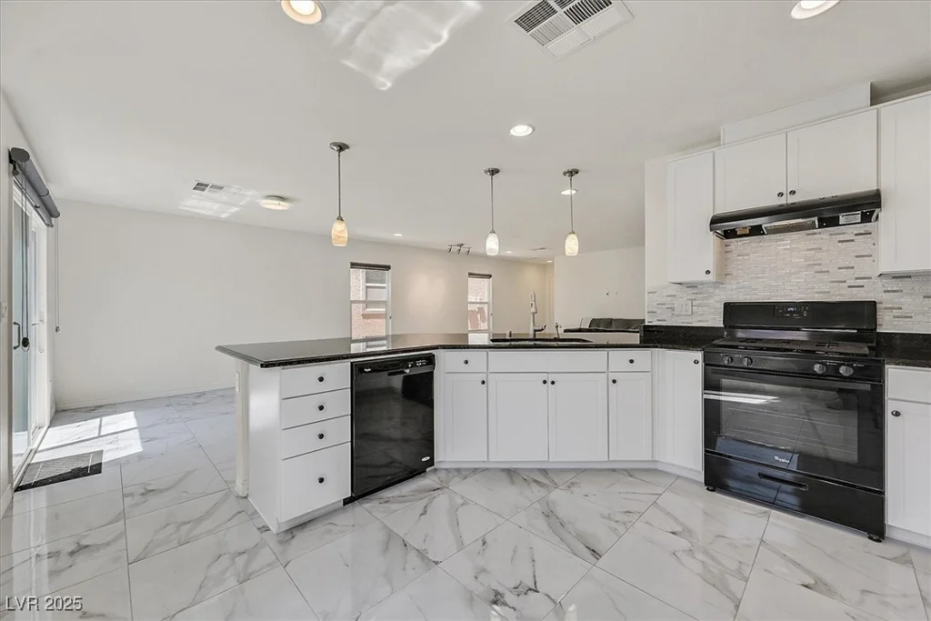 8755 Spanish Ridge, Las Vegas, NV 89148