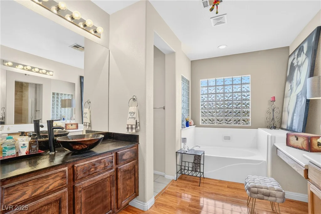 5043 Gable Crest, Las Vegas, NV 89141
