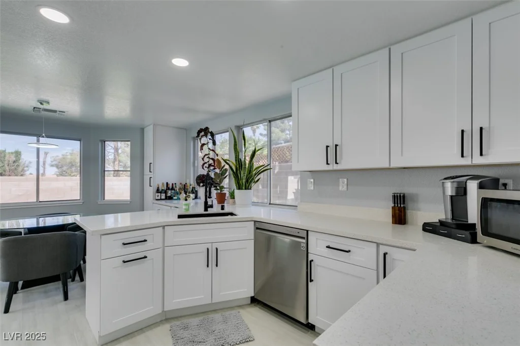 8150 Beaverbrook, Las Vegas, NV 89123