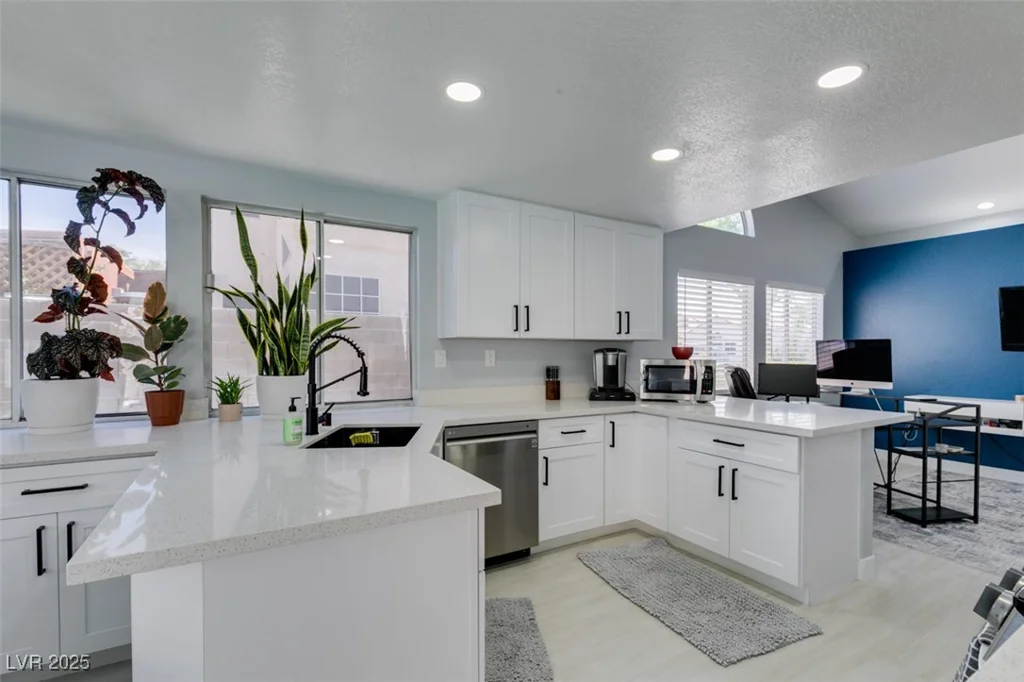 8150 Beaverbrook, Las Vegas, NV 89123