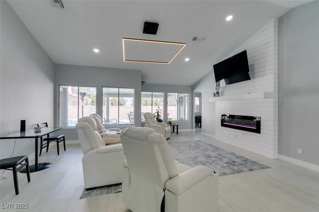 8150 Beaverbrook, Las Vegas, NV 89123