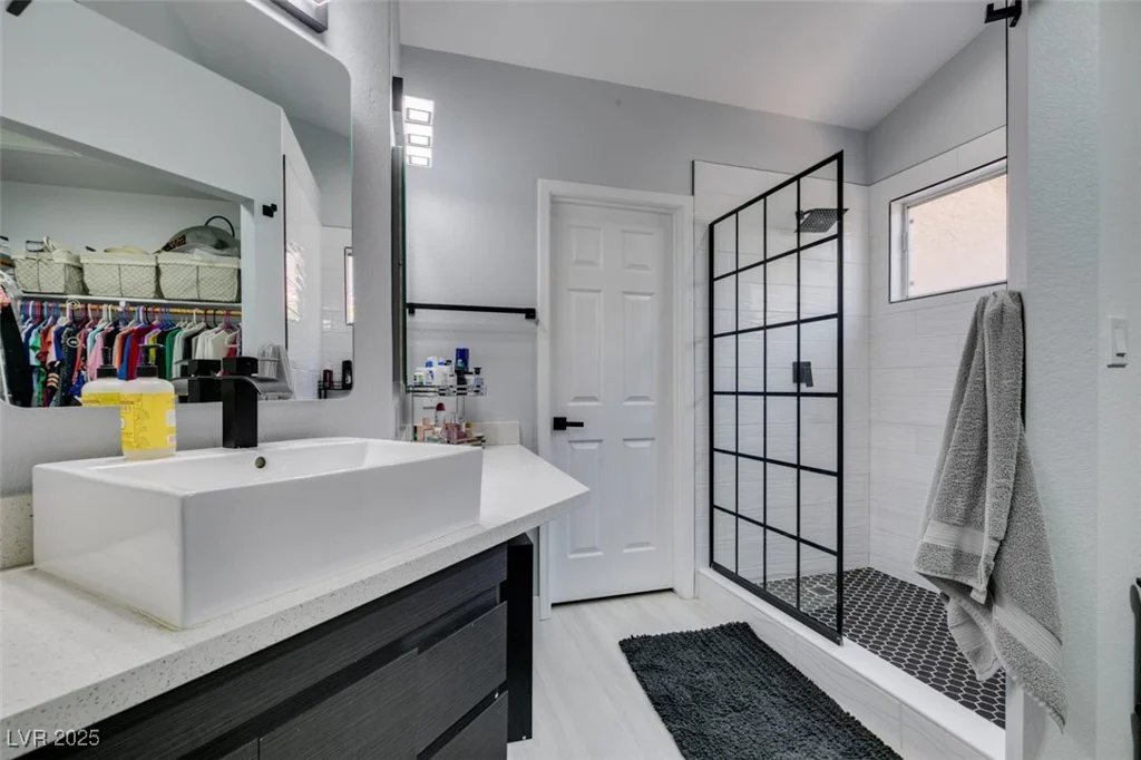 8150 Beaverbrook, Las Vegas, NV 89123