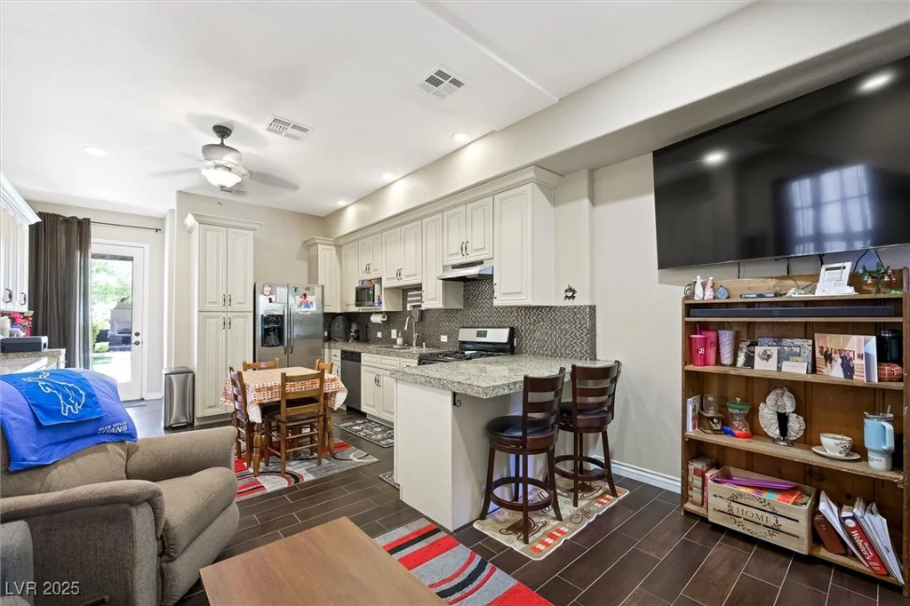 335 Pleasant Summit, Henderson, NV 89012