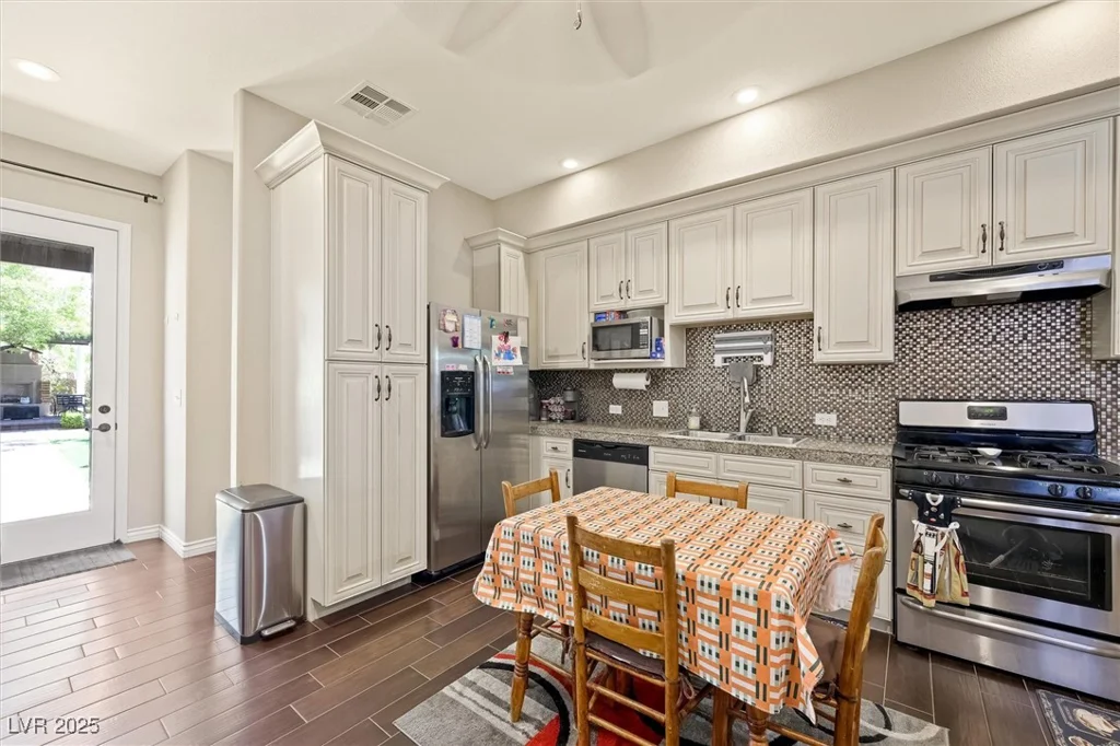 335 Pleasant Summit, Henderson, NV 89012