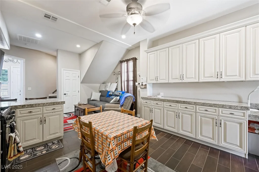 335 Pleasant Summit, Henderson, NV 89012