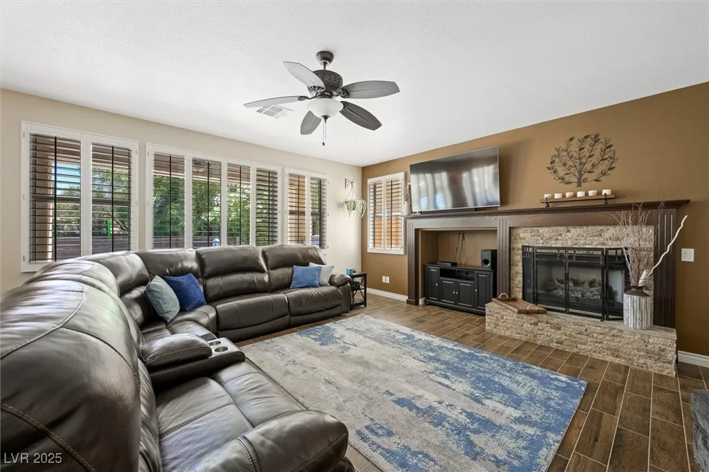 335 Pleasant Summit, Henderson, NV 89012