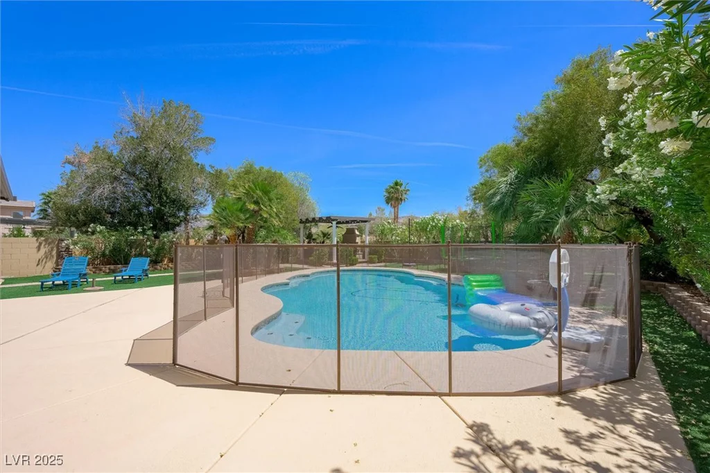 335 Pleasant Summit, Henderson, NV 89012