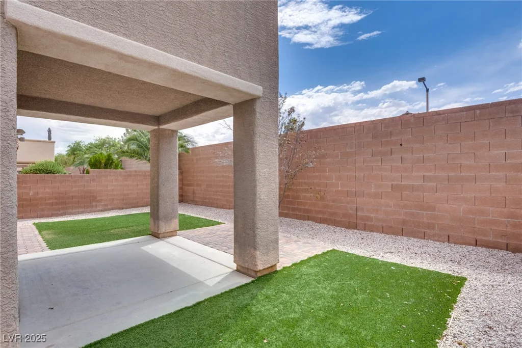 8745 Dodds Canyon, Las Vegas, NV 89131