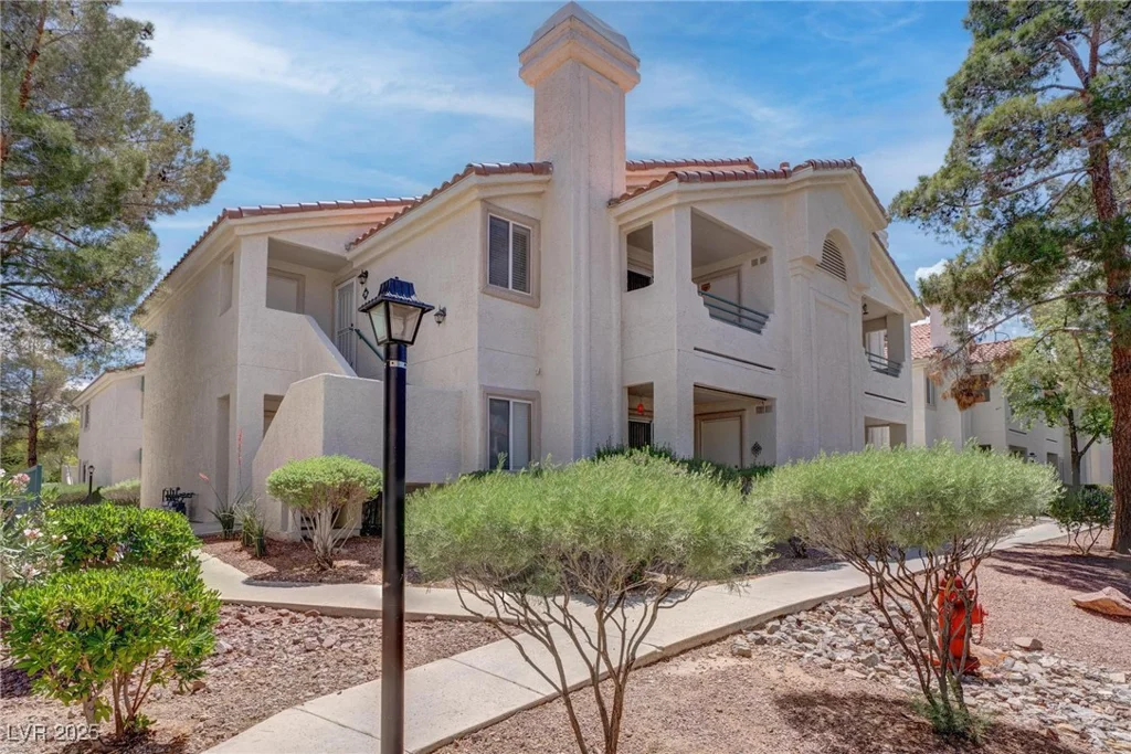 7905 Idledale, Las Vegas, NV 89145