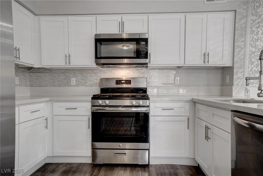 7905 Idledale, Las Vegas, NV 89145