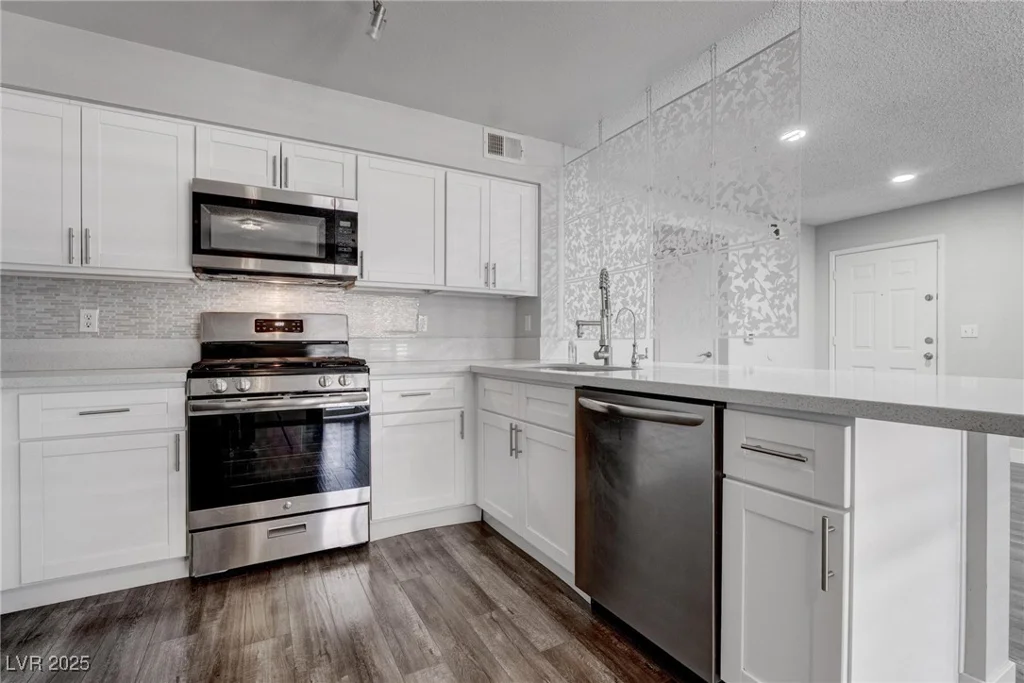 7905 Idledale, Las Vegas, NV 89145