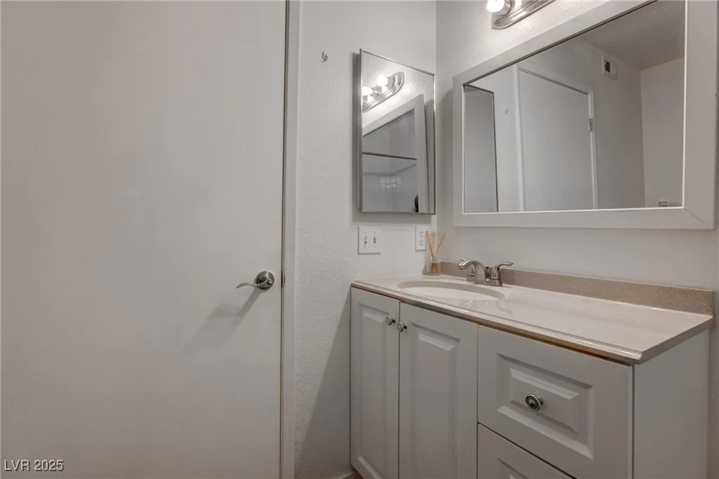 7905 Idledale, Las Vegas, NV 89145
