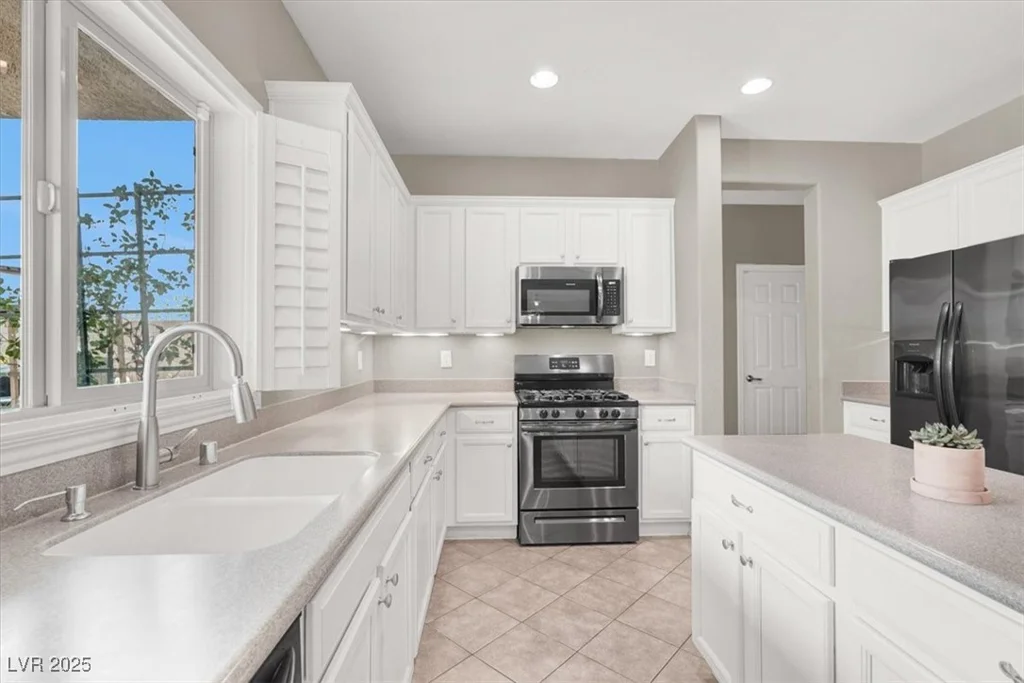 176 Jay Porter, Henderson, NV 89002