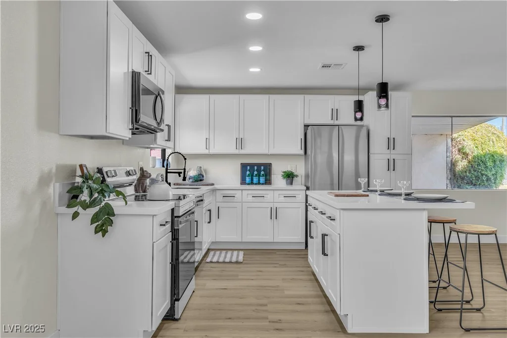 2211 Frontier, Las Vegas, NV 89106