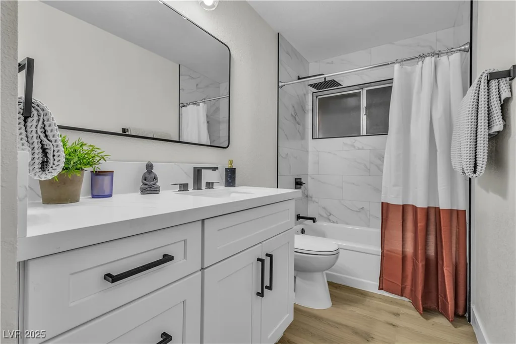 2211 Frontier, Las Vegas, NV 89106
