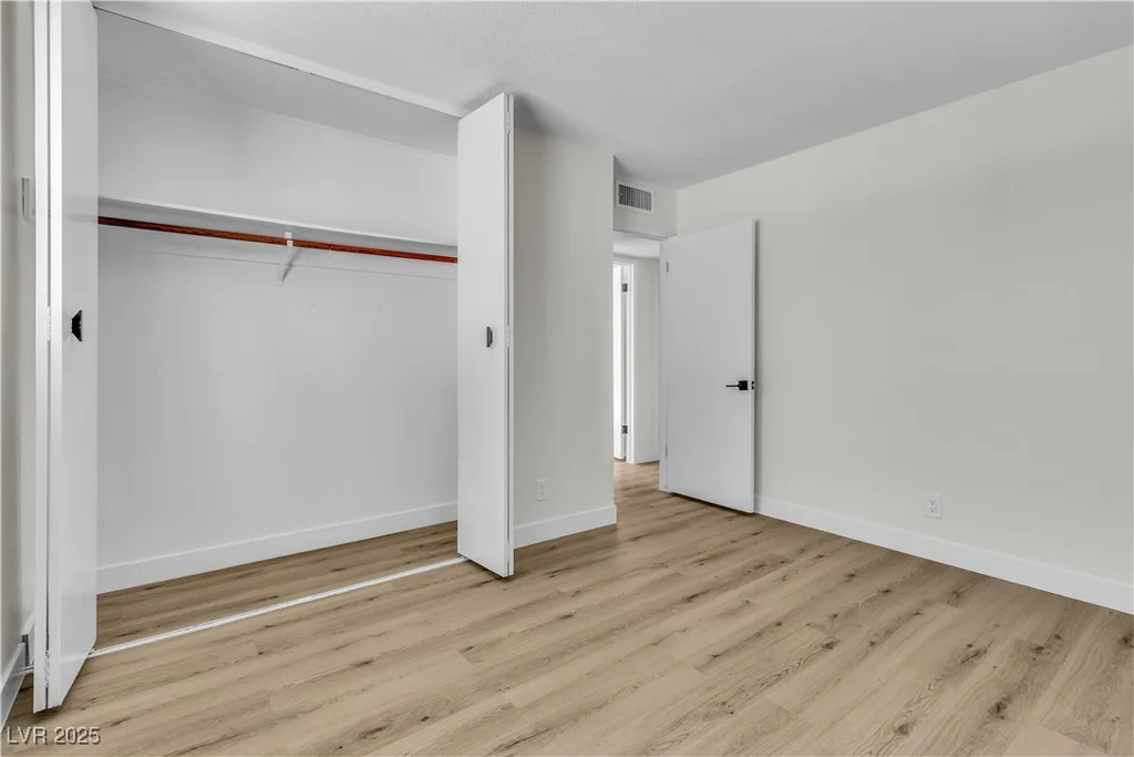 2211 Frontier, Las Vegas, NV 89106