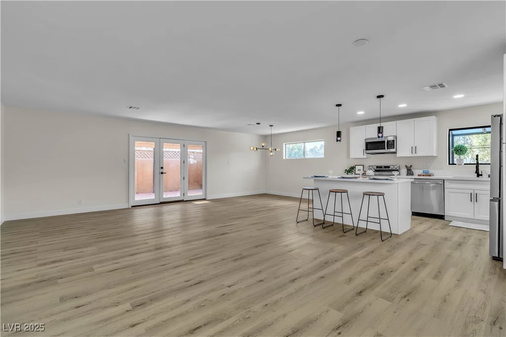 2211 Frontier, Las Vegas, NV 89106