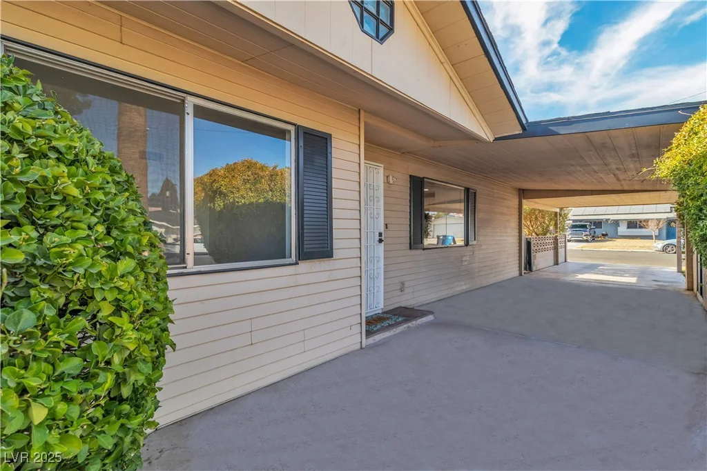 2211 Frontier, Las Vegas, NV 89106
