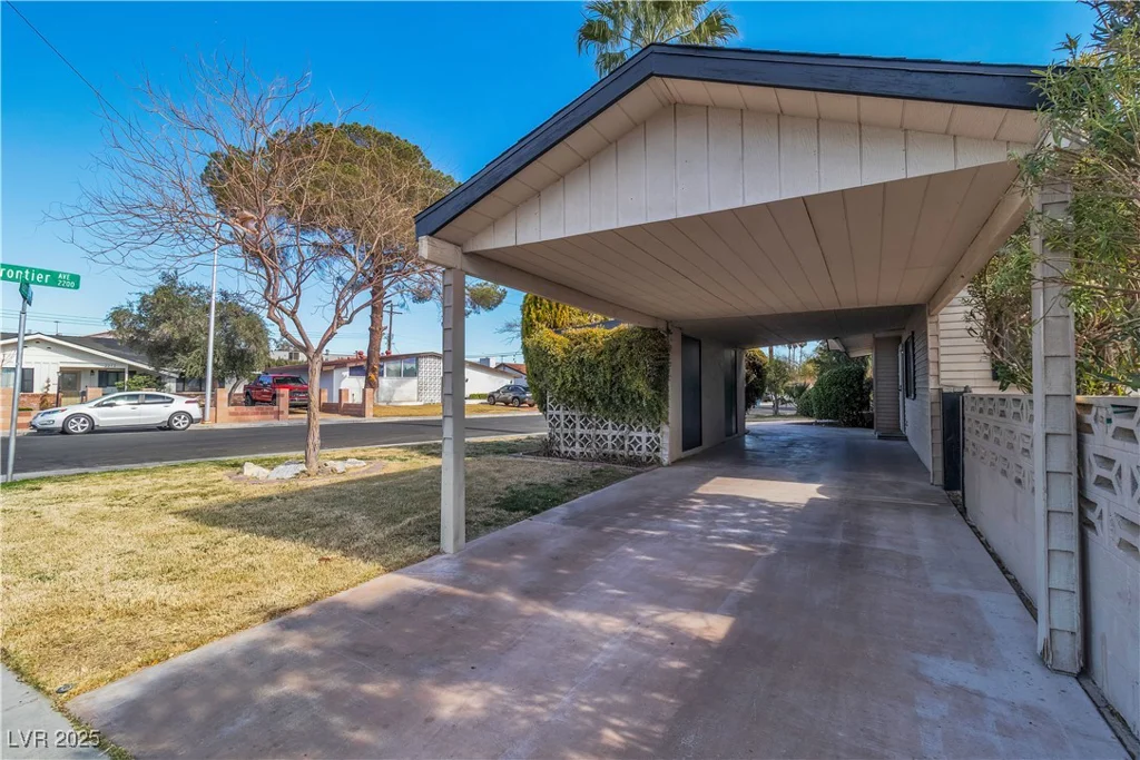 2211 Frontier, Las Vegas, NV 89106