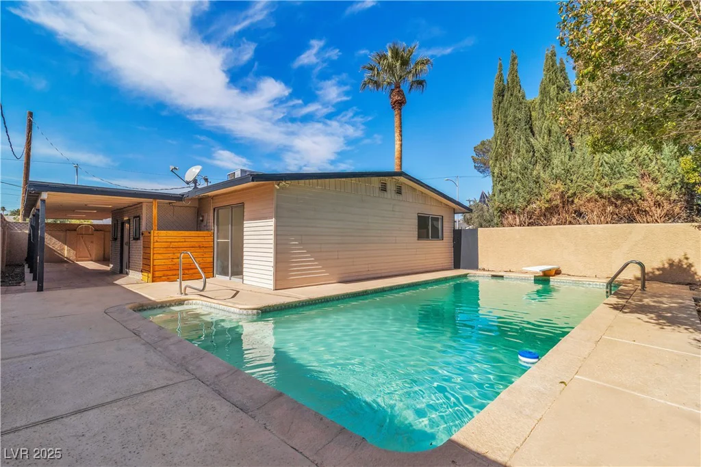 2211 Frontier, Las Vegas, NV 89106