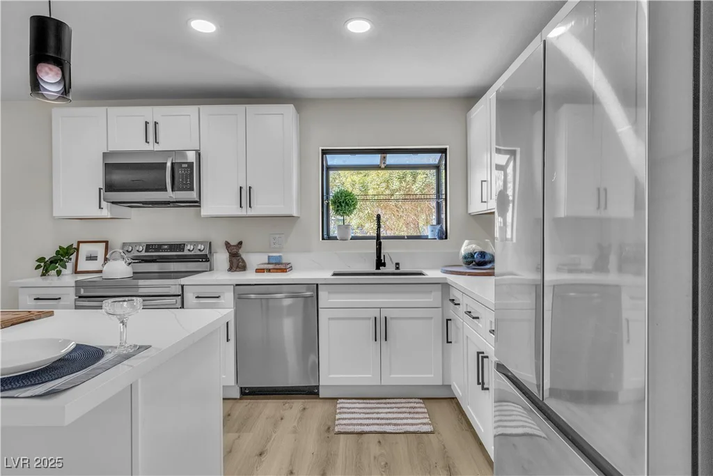 2211 Frontier, Las Vegas, NV 89106