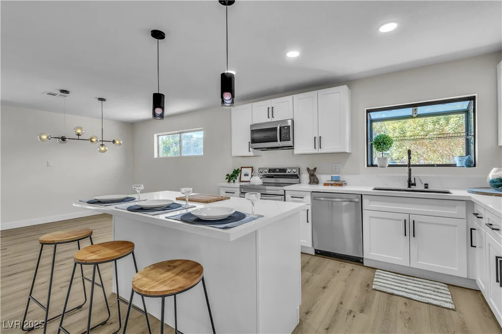 2211 Frontier, Las Vegas, NV 89106