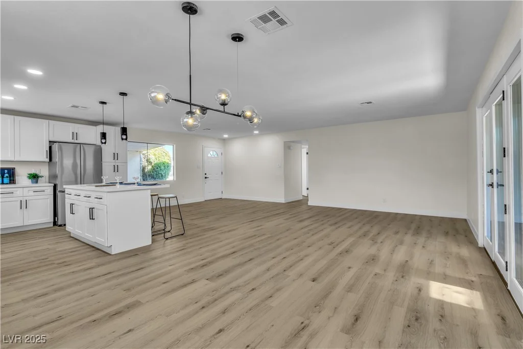 2211 Frontier, Las Vegas, NV 89106
