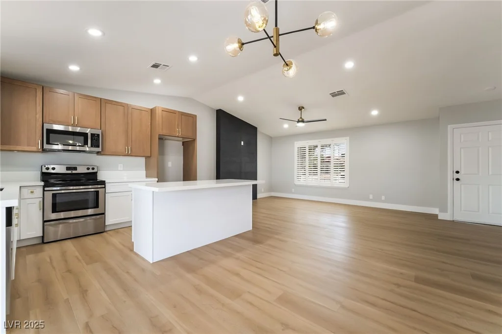 3572 Tempe, Las Vegas, NV 89103