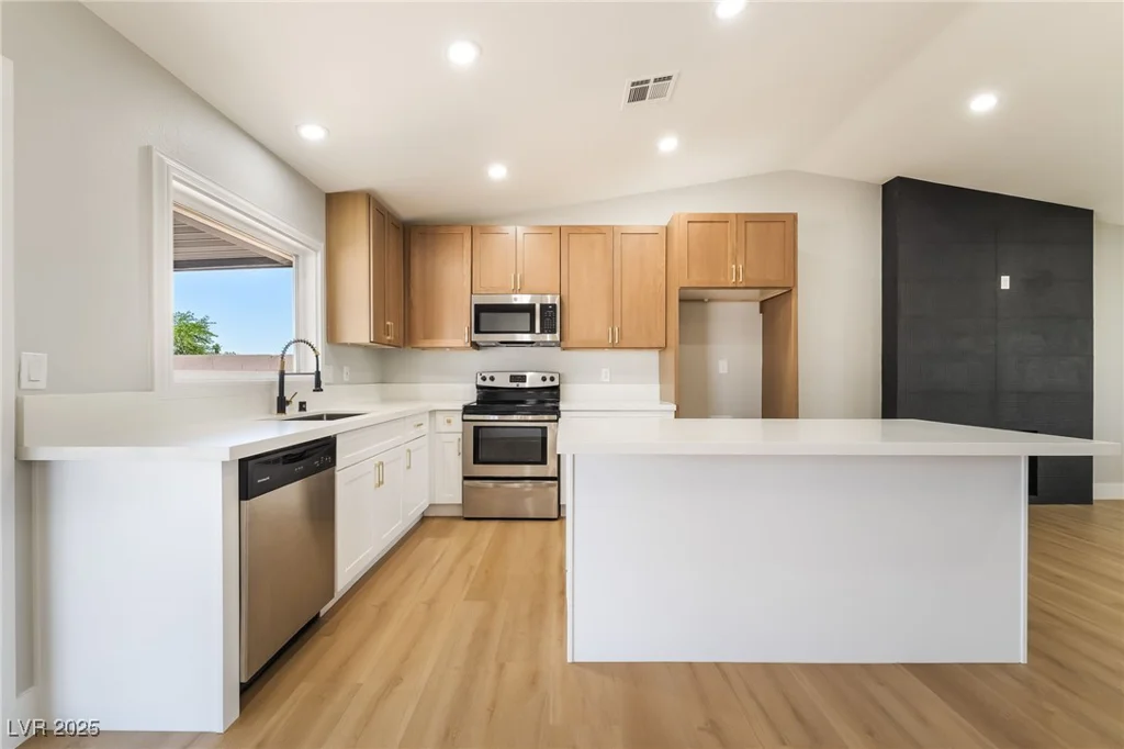 3572 Tempe, Las Vegas, NV 89103