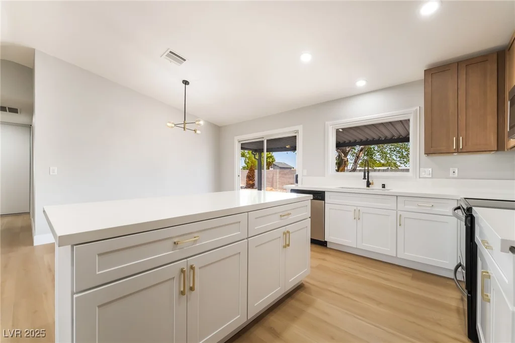 3572 Tempe, Las Vegas, NV 89103