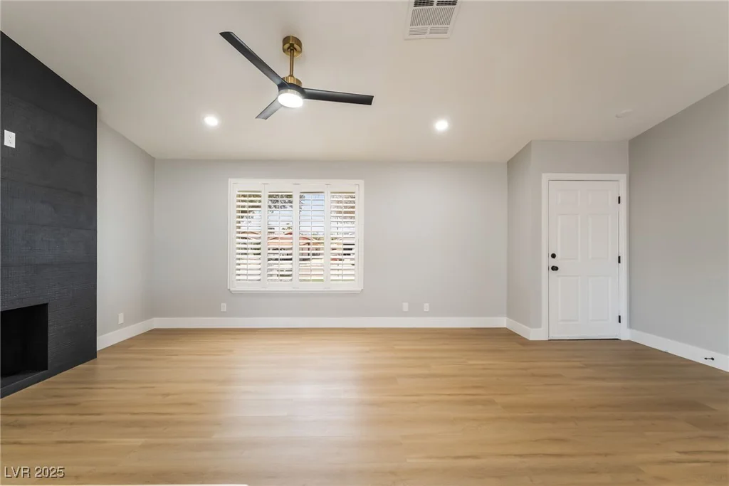 3572 Tempe, Las Vegas, NV 89103