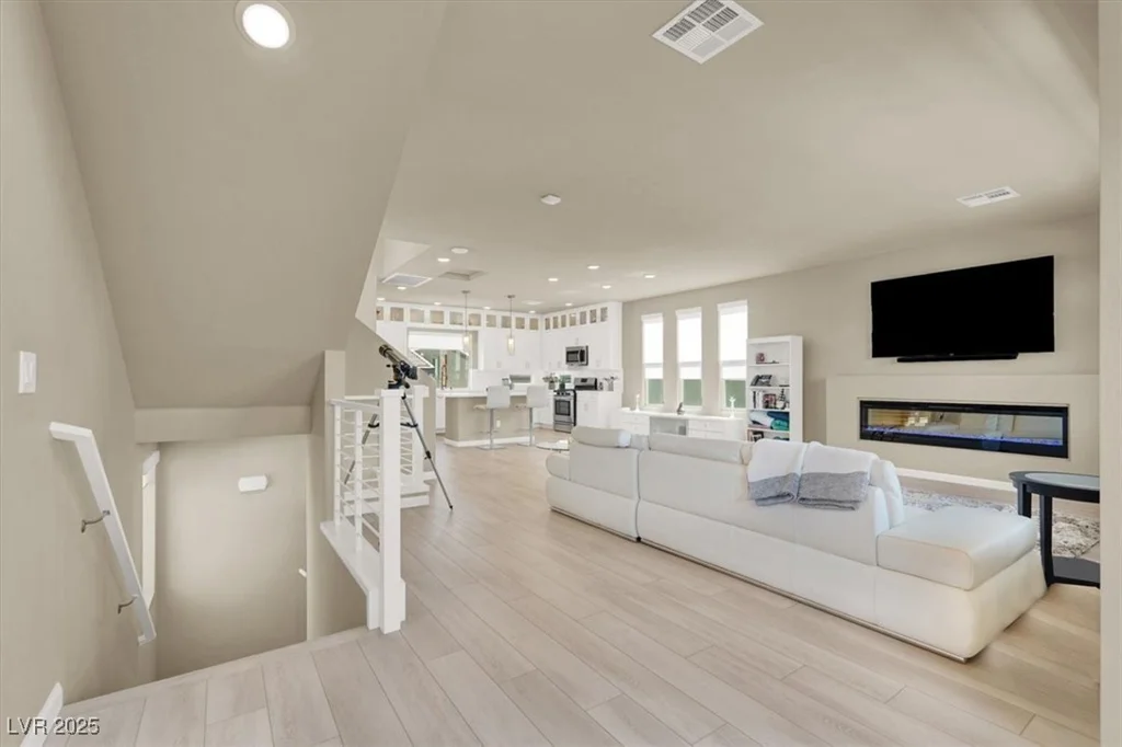 8060 Haywood Estate, Las Vegas, NV 89113