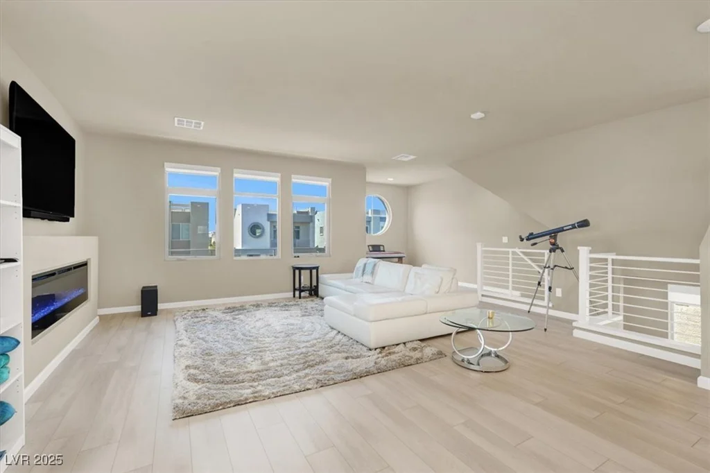 8060 Haywood Estate, Las Vegas, NV 89113