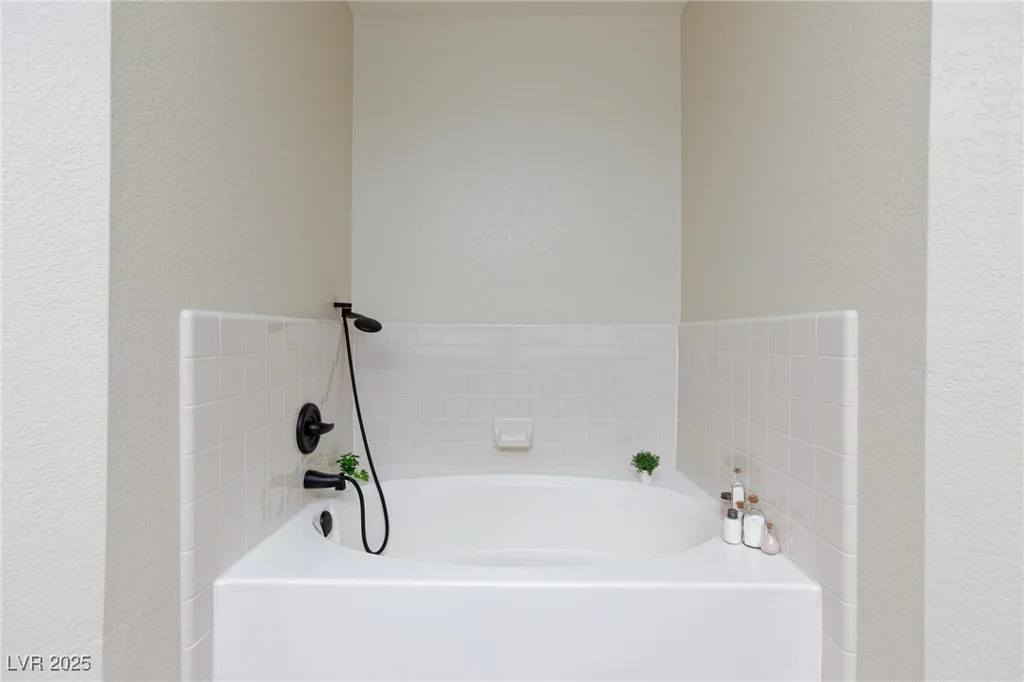 9817 Dardanelle, Las Vegas, NV 89117