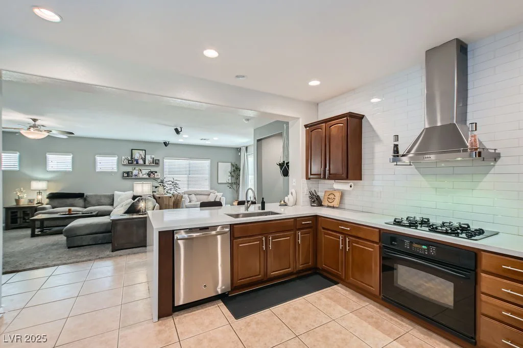 6446 Button Quail, North Las Vegas, NV 89084