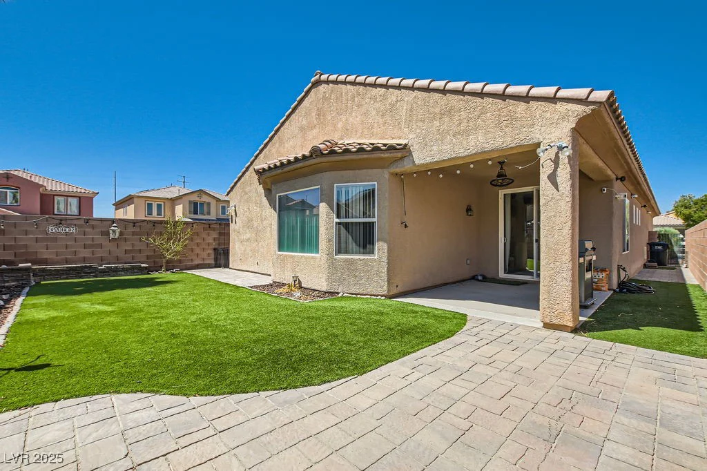 6446 Button Quail, North Las Vegas, NV 89084