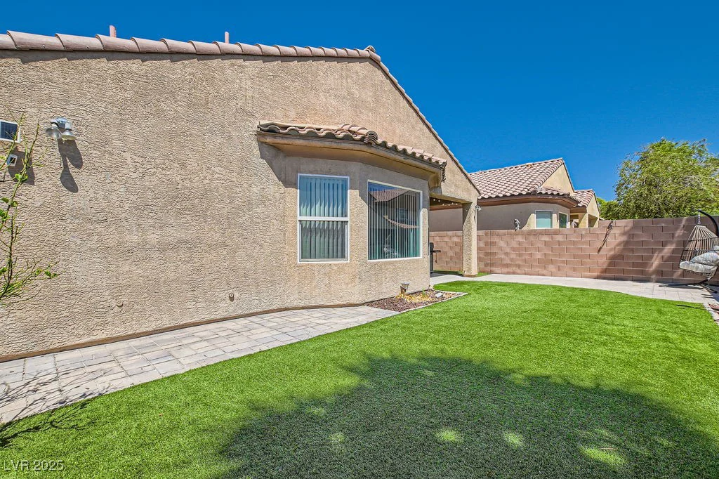 6446 Button Quail, North Las Vegas, NV 89084