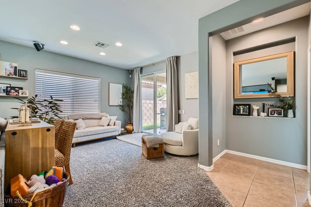 6446 Button Quail, North Las Vegas, NV 89084