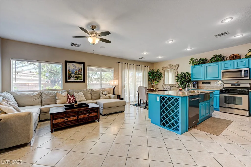 724 Smokey Mountain, Henderson, NV 89012