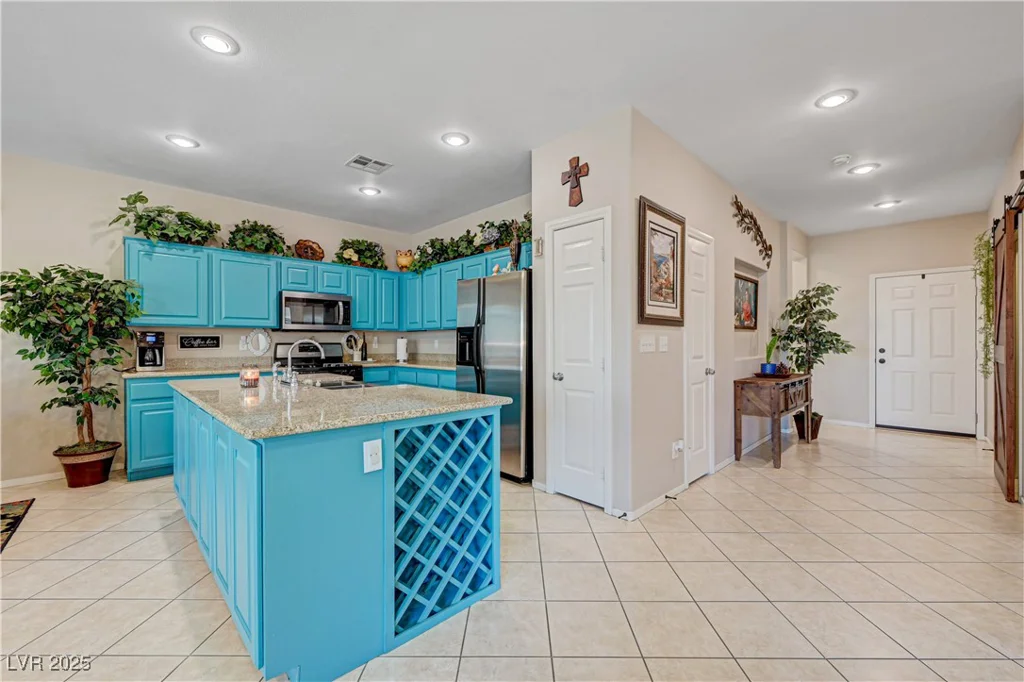 724 Smokey Mountain, Henderson, NV 89012