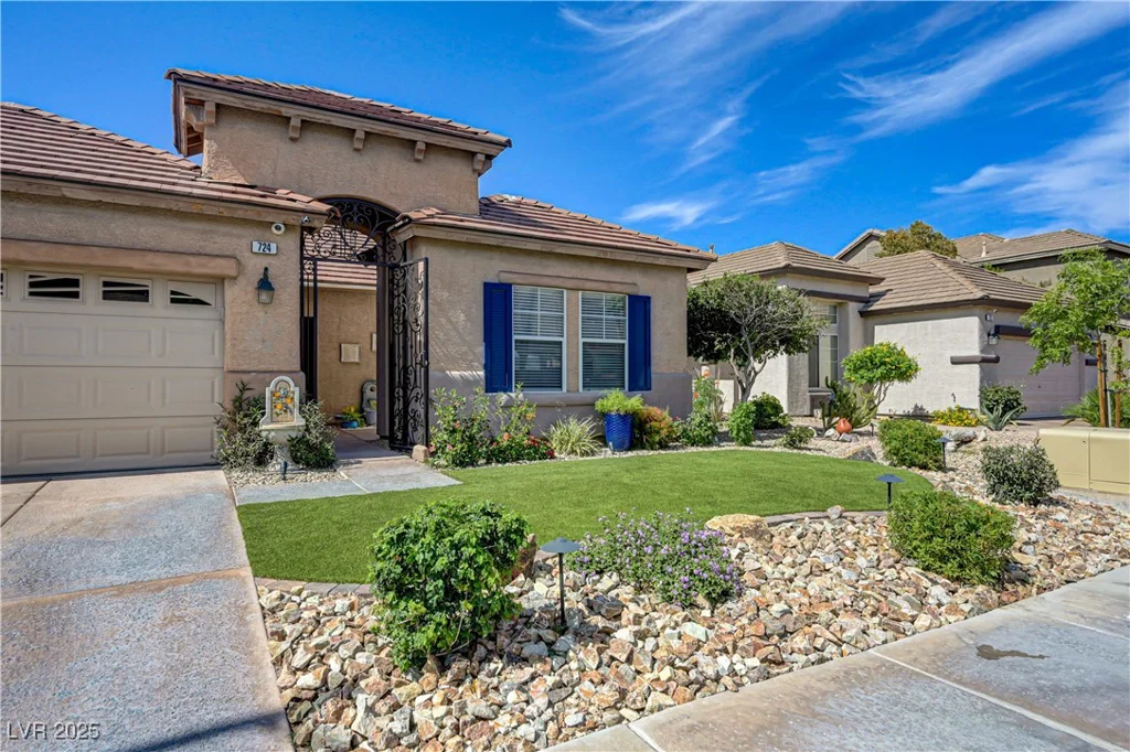 724 Smokey Mountain, Henderson, NV 89012