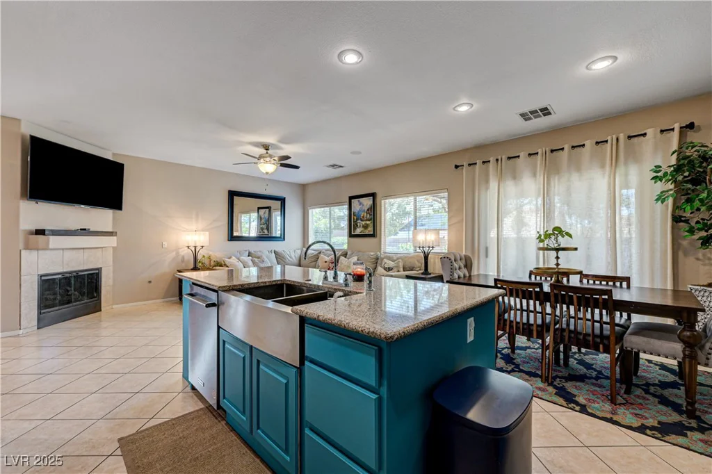 724 Smokey Mountain, Henderson, NV 89012