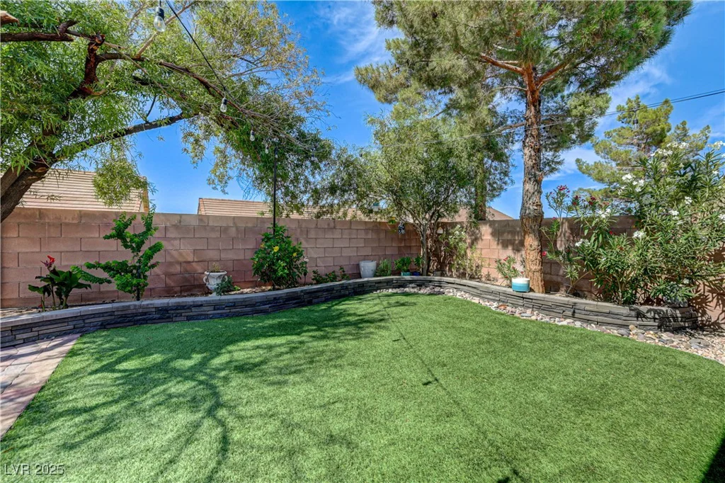724 Smokey Mountain, Henderson, NV 89012