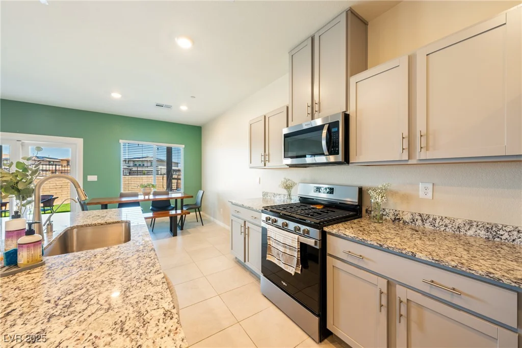 440 Blue Lark, Henderson, NV 89011