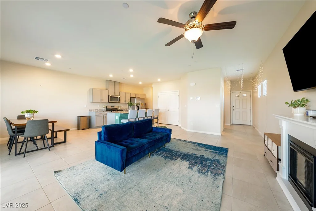 440 Blue Lark, Henderson, NV 89011