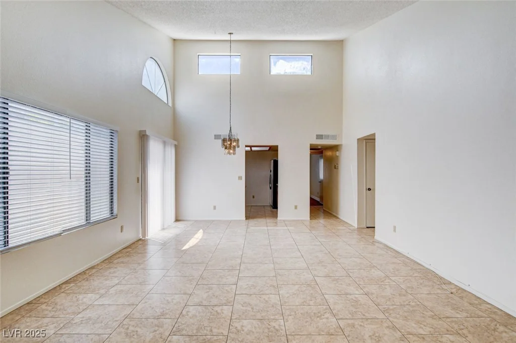8233 Willeta, Las Vegas, NV 89145