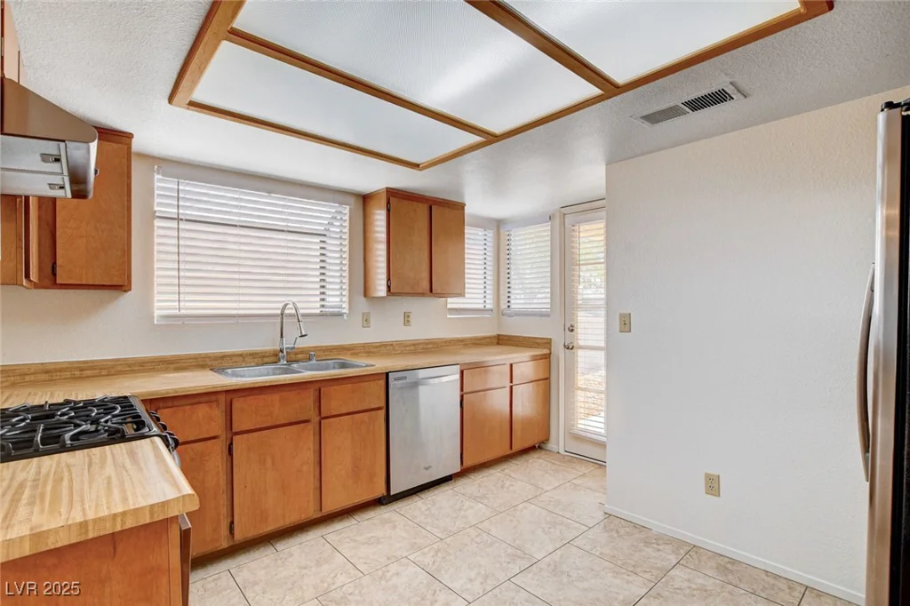 8233 Willeta, Las Vegas, NV 89145