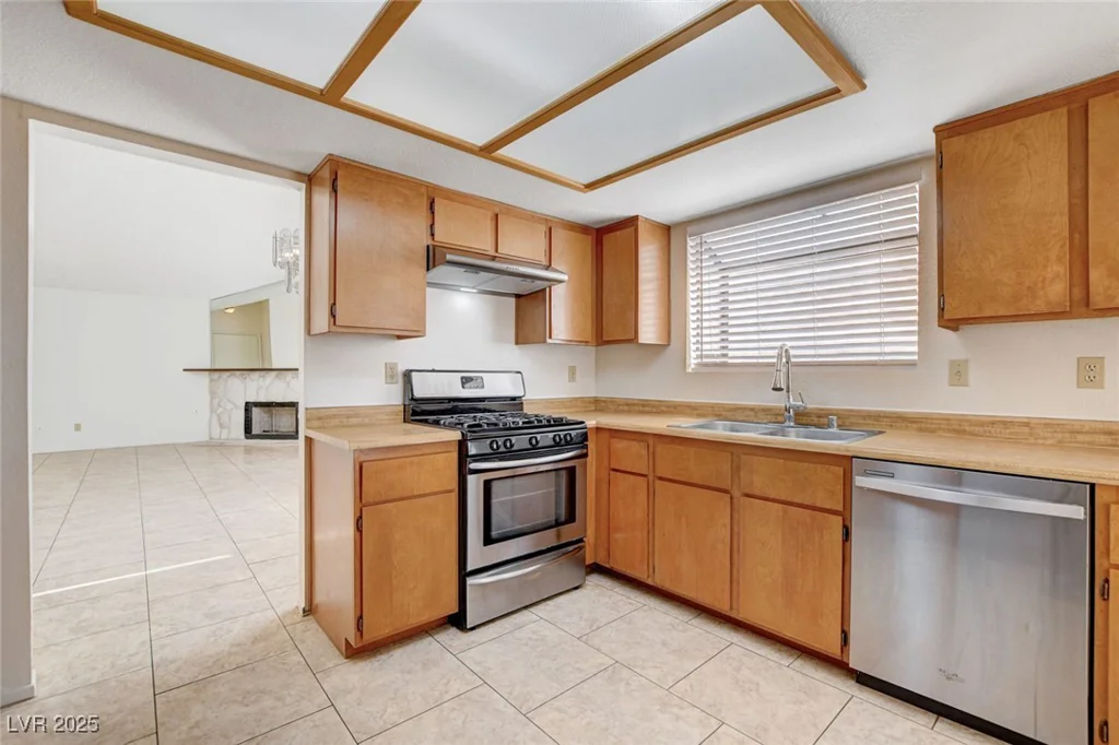 8233 Willeta, Las Vegas, NV 89145